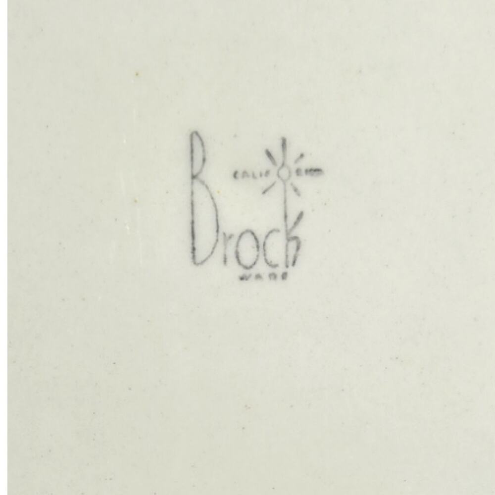 Brock of California | 2 California Farmhouse Yellow Plates | Size 11 inches - Picture 4 of 4